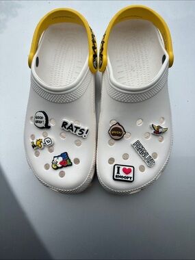Peanuts  White and Yellow Clog Sandals with Snoopy and Peanut Charms